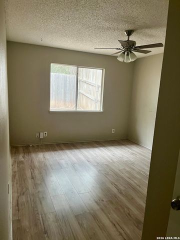 12233 RIDGE CROWN ST, San Antonio, TX 78247