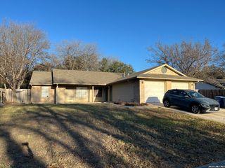 12233 RIDGE CROWN ST, San Antonio, TX 78247