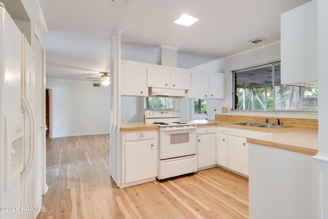 105 Ashwood Drive, Lafayette, LA 70503