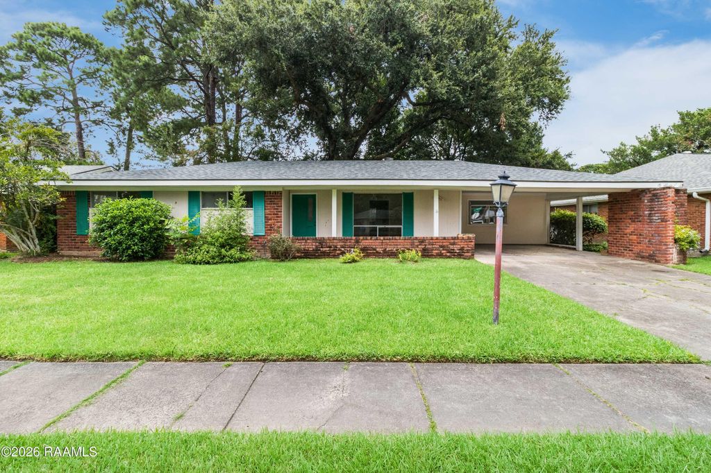 105 Ashwood Drive, Lafayette, LA 70503
