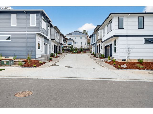 4071 Sw MCKINLEY St 36, Gresham, OR 97080