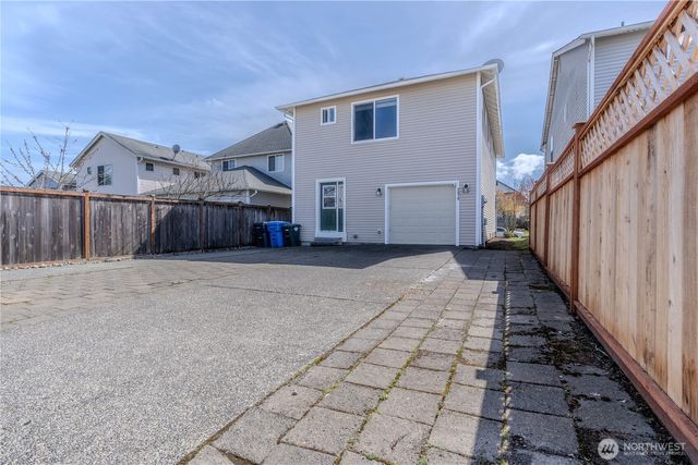 3070 Hoffman Hill Blvd, Dupont, WA 98327