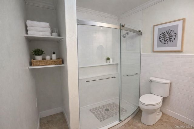 110 Jericho Turnpike 3, Mineola, NY 11501