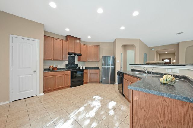 905 Apricot DR, Kyle, TX 78640