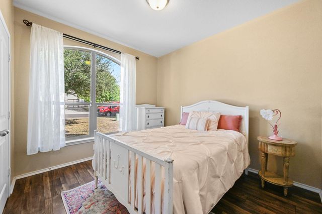905 Apricot DR, Kyle, TX 78640