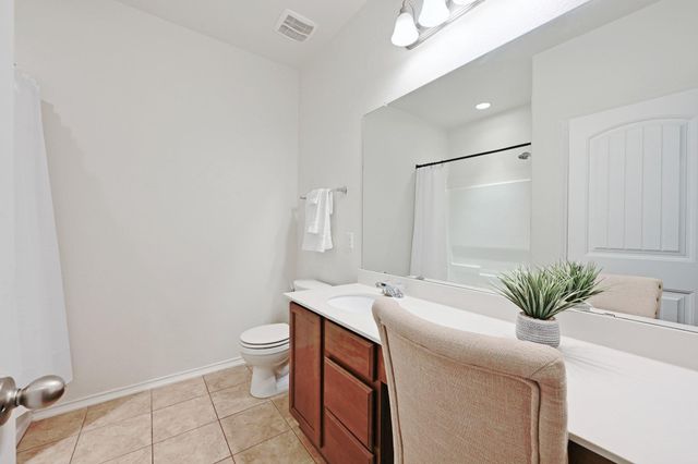 905 Apricot DR, Kyle, TX 78640