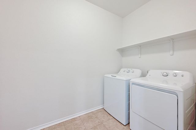 905 Apricot DR, Kyle, TX 78640