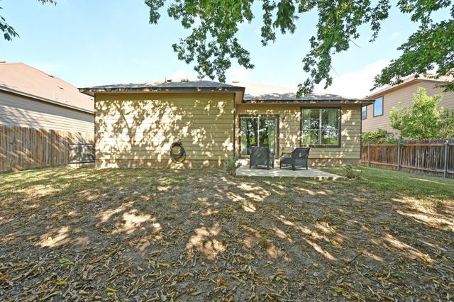 905 Apricot DR, Kyle, TX 78640
