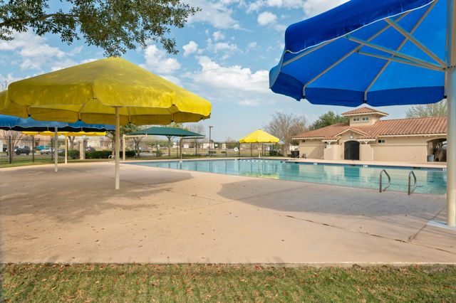 905 Apricot DR, Kyle, TX 78640