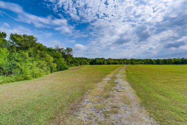 905 Apricot DR, Kyle, TX 78640