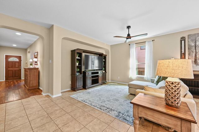 905 Apricot DR, Kyle, TX 78640