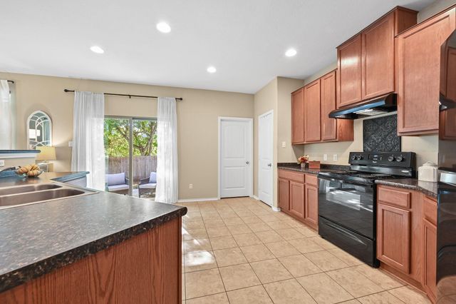 905 Apricot DR, Kyle, TX 78640