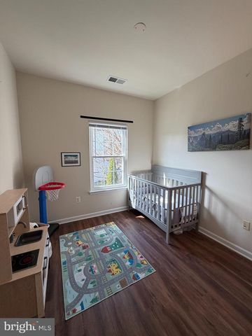 4587 DERRING LN, Fairfax, VA 22030