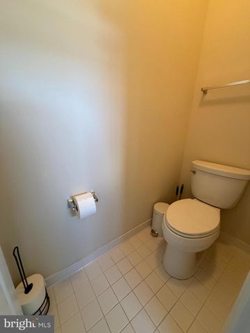 4587 DERRING LN, Fairfax, VA 22030
