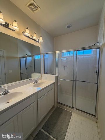4587 DERRING LN, Fairfax, VA 22030