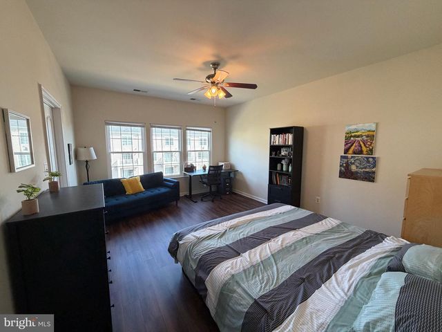 4587 DERRING LN, Fairfax, VA 22030