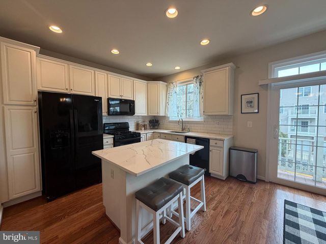 4587 DERRING LN, Fairfax, VA 22030