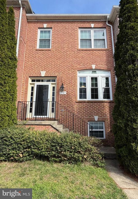 4587 DERRING LN, Fairfax, VA 22030