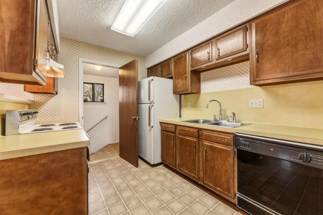 7303 White Oak DR, Lago Vista, TX 78645