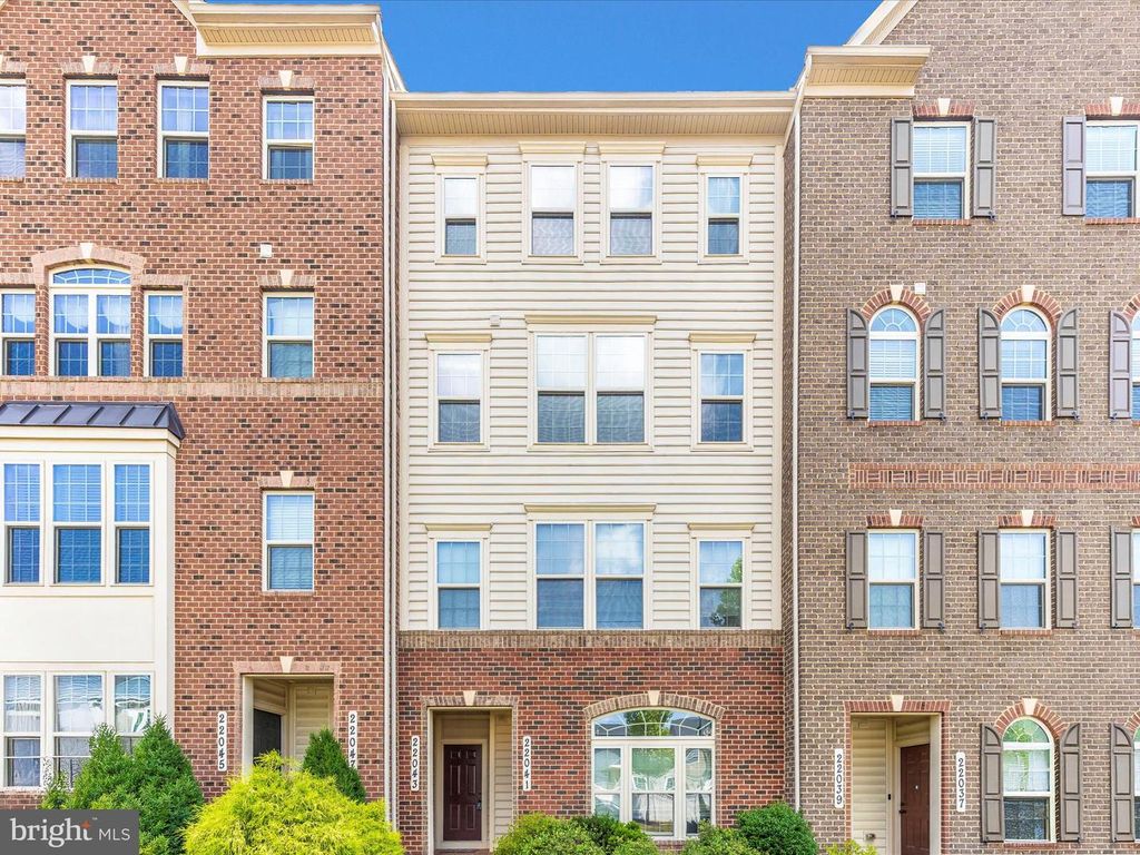 22043 BROADWAY AVE #401K, Clarksburg, MD 20871