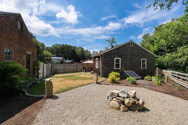 96 Forest St, Pembroke, MA 02359