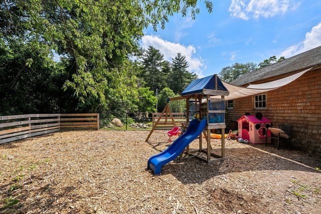 96 Forest St, Pembroke, MA 02359