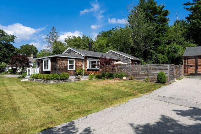 96 Forest St, Pembroke, MA 02359
