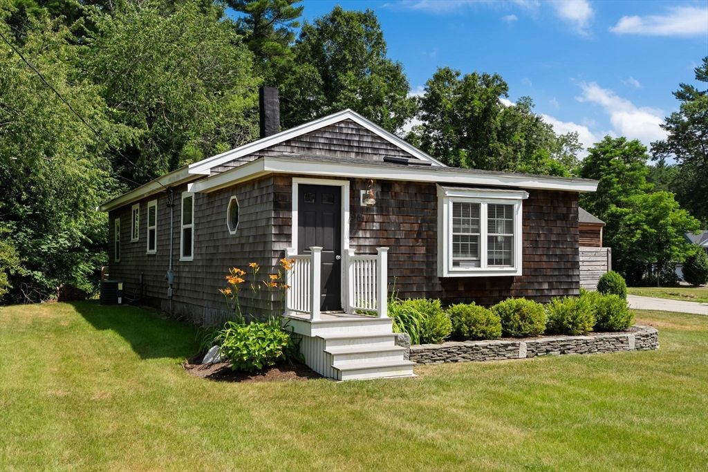 96 Forest St, Pembroke, MA 02359