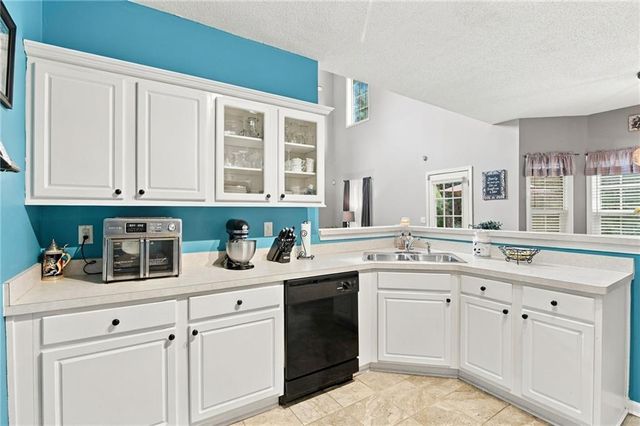 8098 Green Garden Drive, Riverdale, GA 30296
