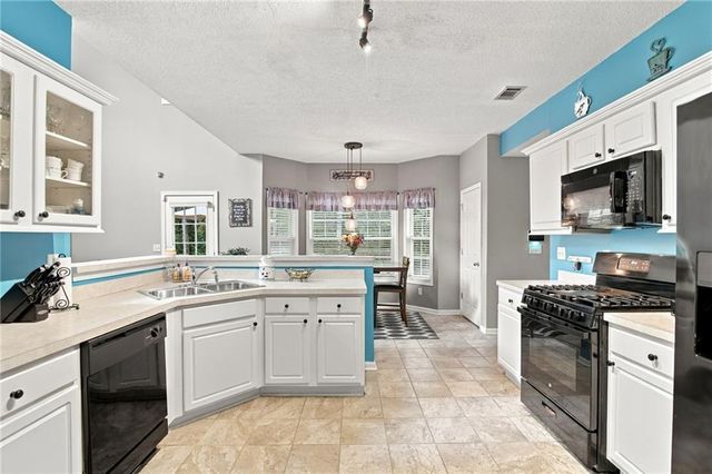 8098 Green Garden Drive, Riverdale, GA 30296