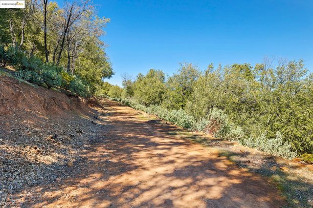 22656 Ridgemont Dr, Sonora, CA 95370