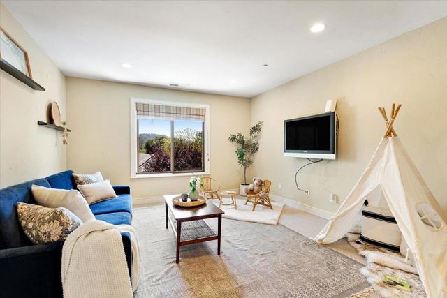516 Grace Way, Scotts Valley, CA 95066