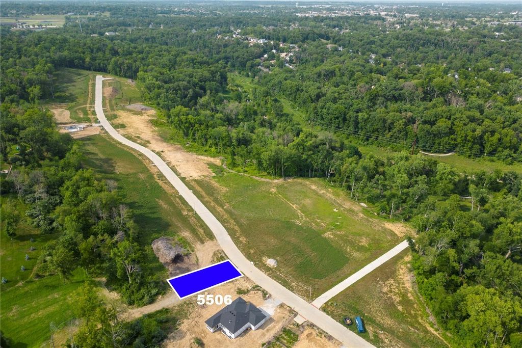 5506 Seminole Valley Trail NE, Cedar Rapids, IA 52411