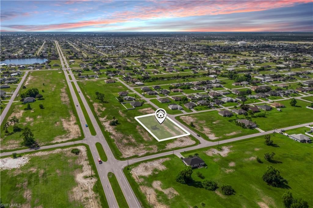 Image 2 of property listing at 510 NW 16th TER, Cape Coral, FL 33993