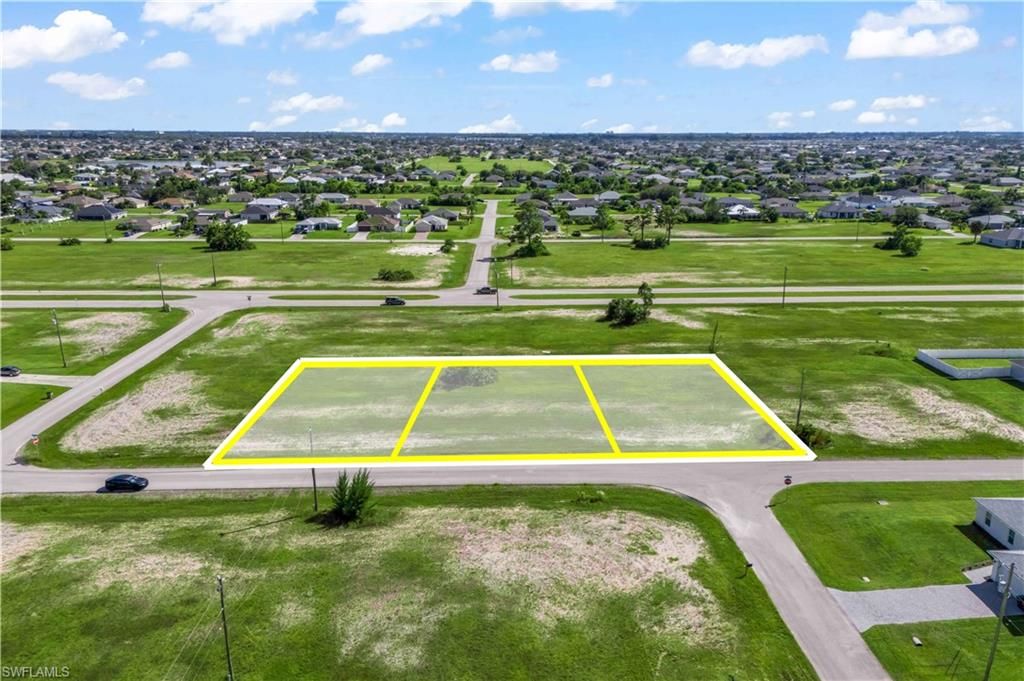 Image 4 of property listing at 510 NW 16th TER, Cape Coral, FL 33993