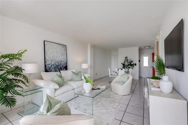 1300 Lincoln Road B802, Miami Beach, FL 33139