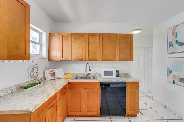 1300 Lincoln Road B802, Miami Beach, FL 33139