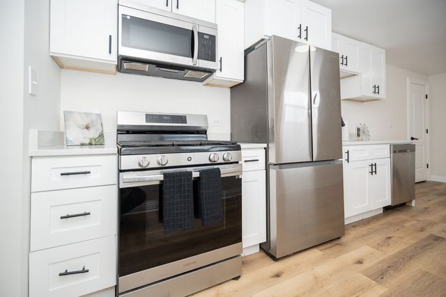 16551 Plymouth Drive, Markham, IL 60428