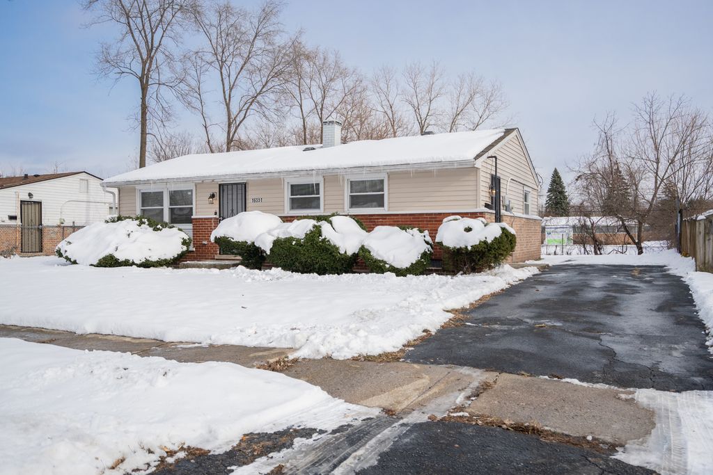 16551 Plymouth Drive, Markham, IL 60428