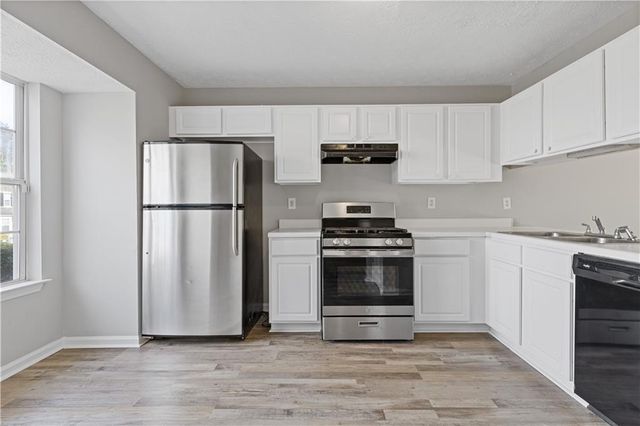 5940 Hampton Court, College Park, GA 30349