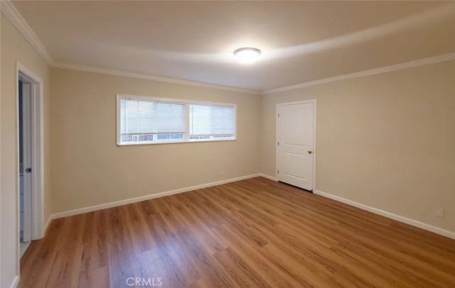 22201 Schoolcraft, Canoga Park, CA 91303