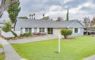 22201 Schoolcraft, Canoga Park, CA 91303