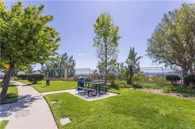 11526 Autumn Glen Court, Northridge, CA 91326