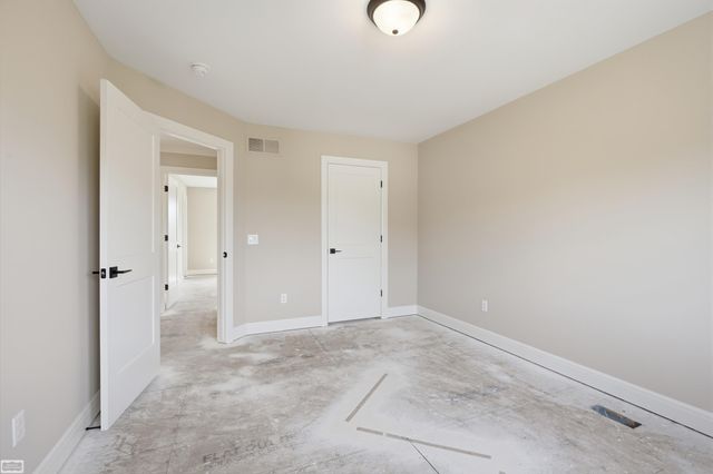 54679 White Pine Lane, Shelby Twp, MI 48315