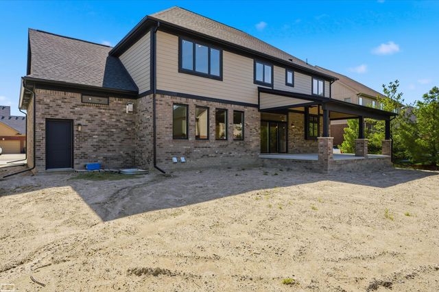 54679 White Pine Lane, Shelby Twp, MI 48315