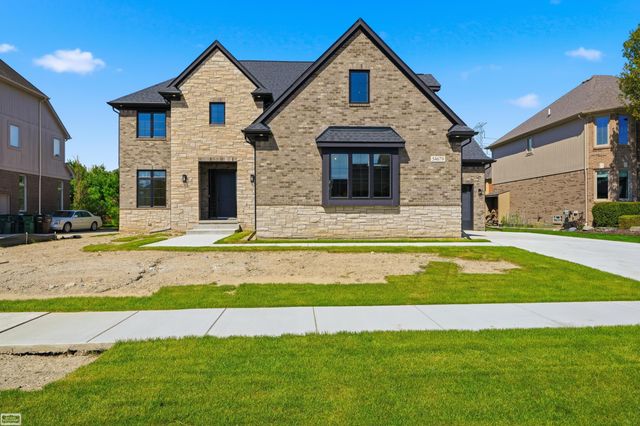54679 White Pine Lane, Shelby Twp, MI 48315