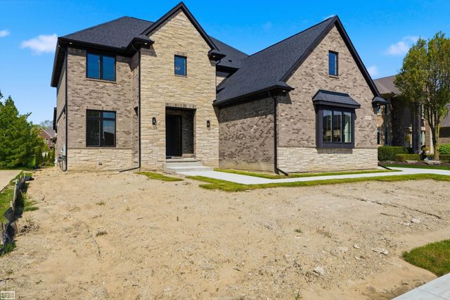 54679 White Pine Lane, Shelby Twp, MI 48315