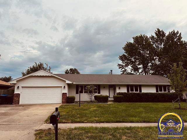 2736 SW Osborn RD, Topeka, KS 66614