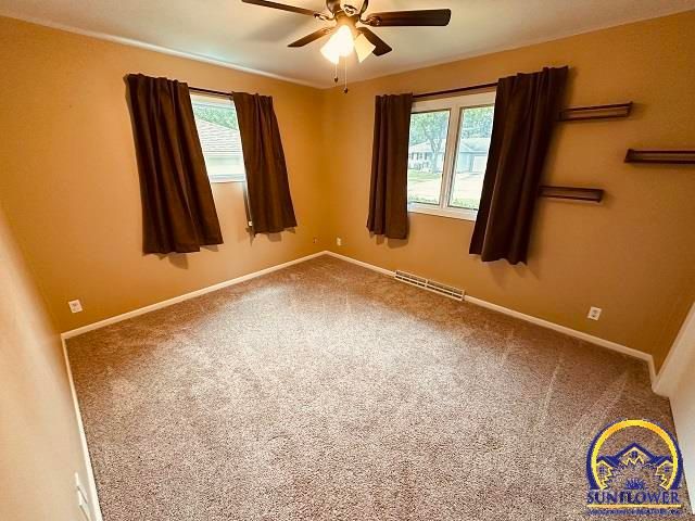 2736 SW Osborn RD, Topeka, KS 66614