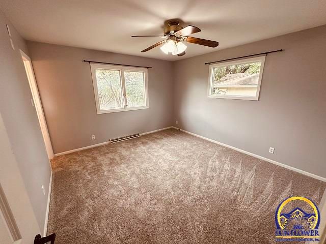 2736 SW Osborn RD, Topeka, KS 66614